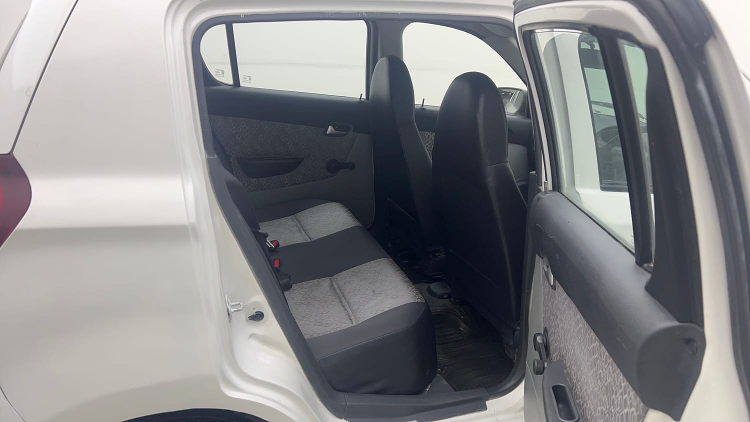Used 2016 Maruti Suzuki Alto 800 LXi Petrol Manual interior RIGHT SIDE REAR DOOR CABIN VIEW