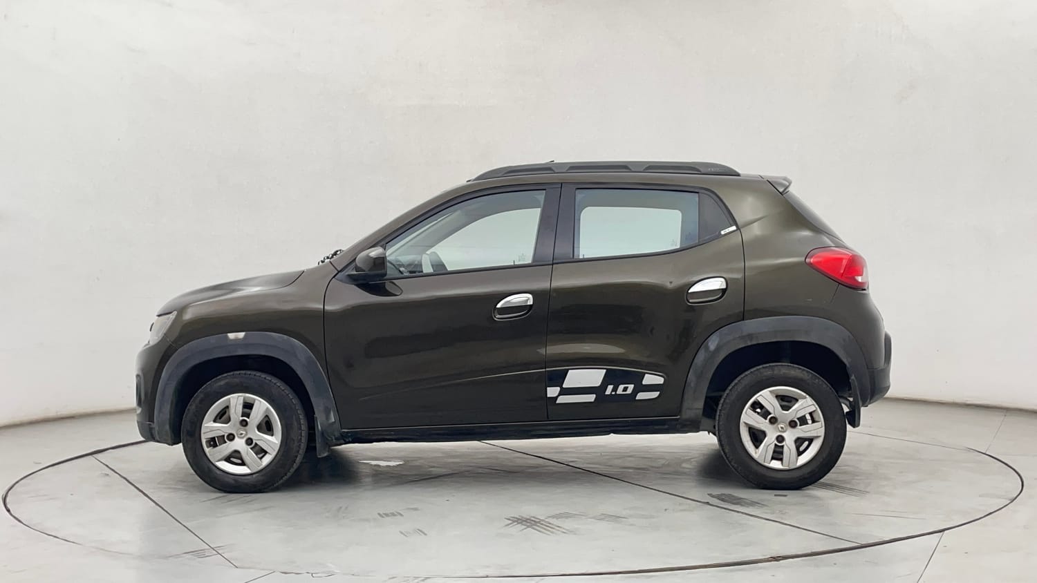 Used 2017 Renault Kwid RXT (O) 1.0 SCE Edition Petrol Manual exterior LEFT SIDE VIEW