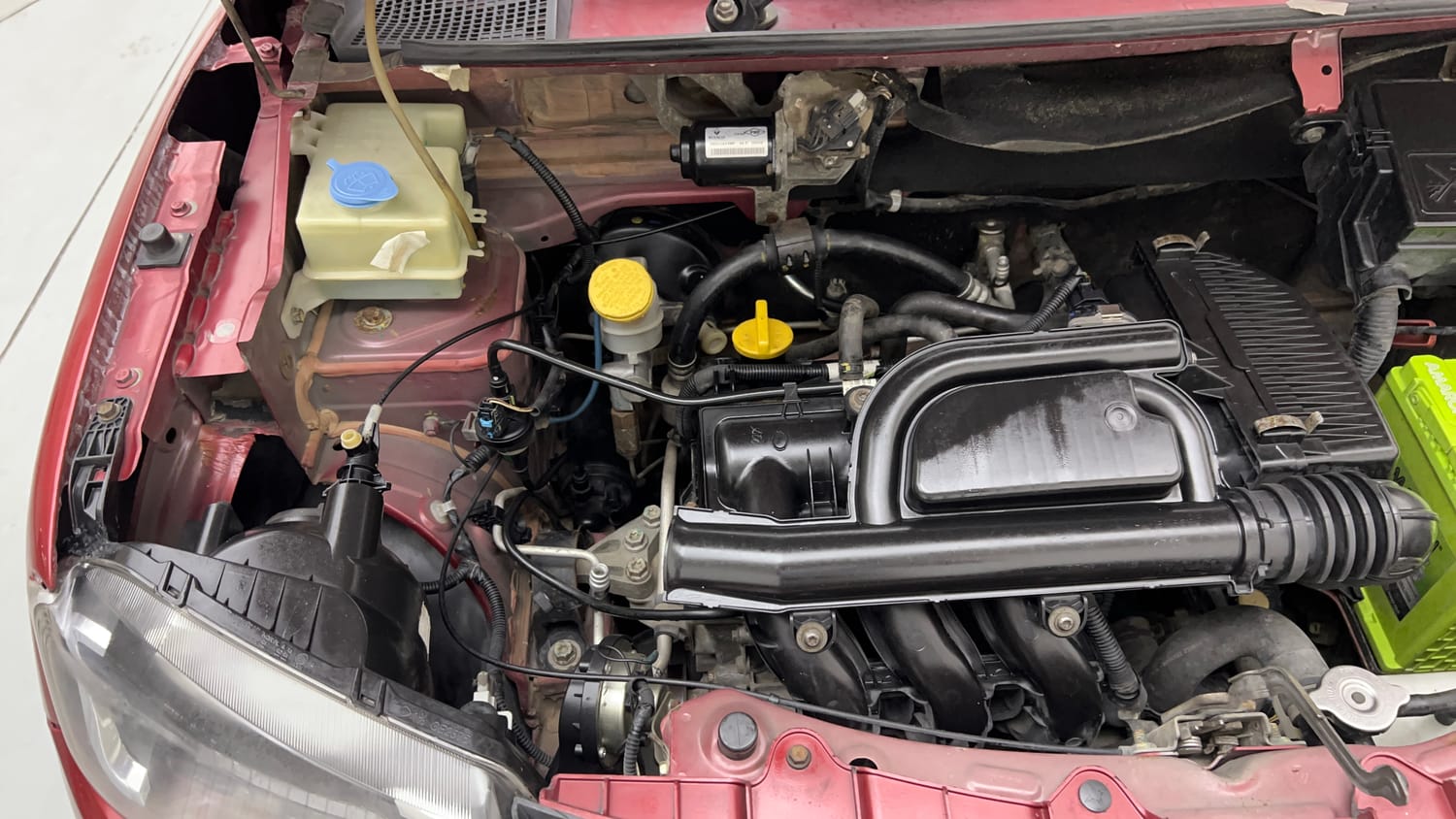 Used 2018 Renault Kwid 1.0 RXT Petrol Manual engine ENGINE RIGHT SIDE VIEW