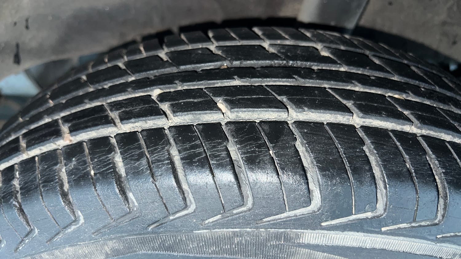 Used 2018 Renault Kwid 1.0 RXT Petrol Manual tyres LEFT REAR TYRE TREAD VIEW