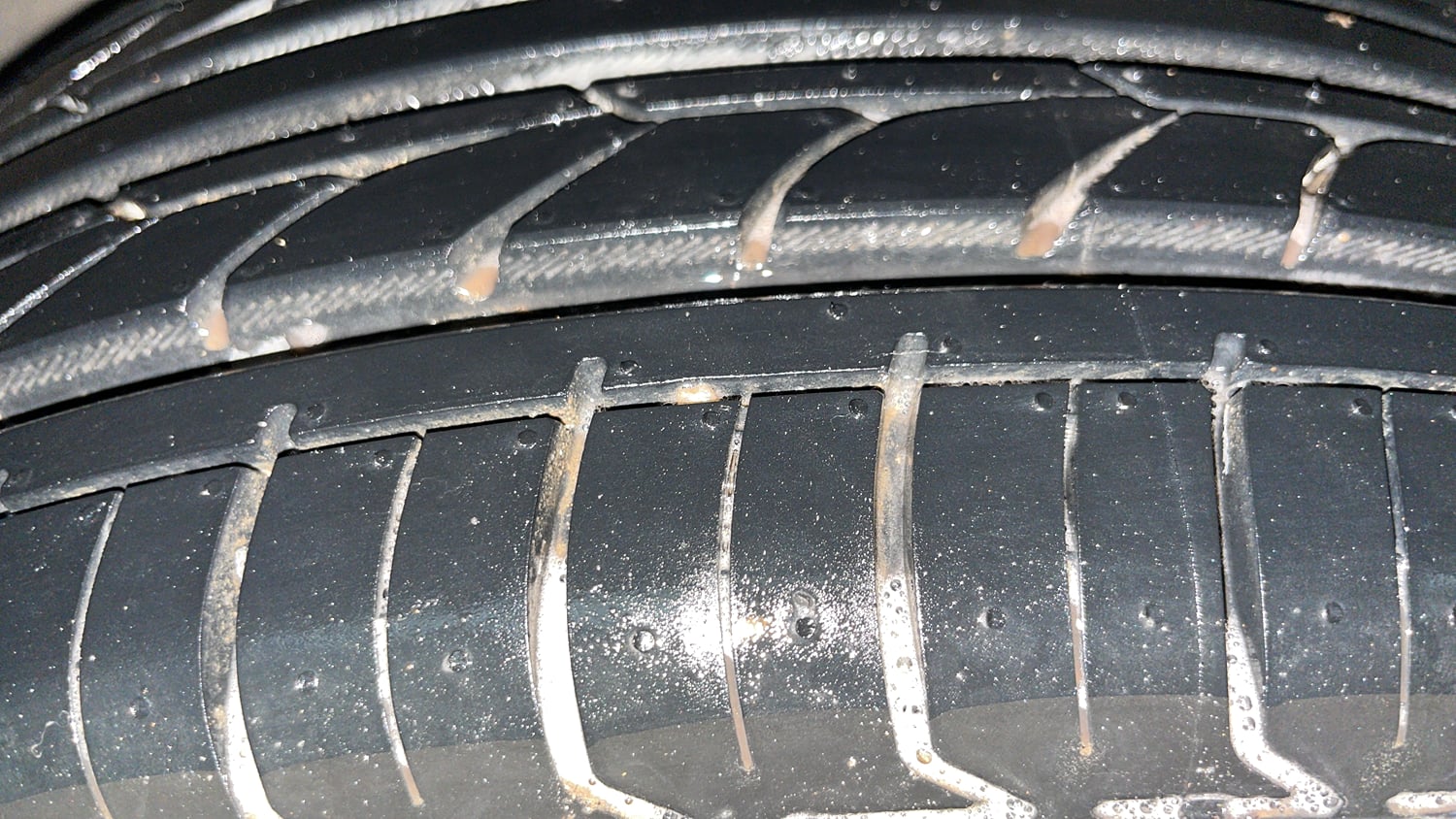 Used 2022 Maruti Suzuki Baleno Alpha AGS Petrol Automatic tyres RIGHT FRONT TYRE TREAD VIEW