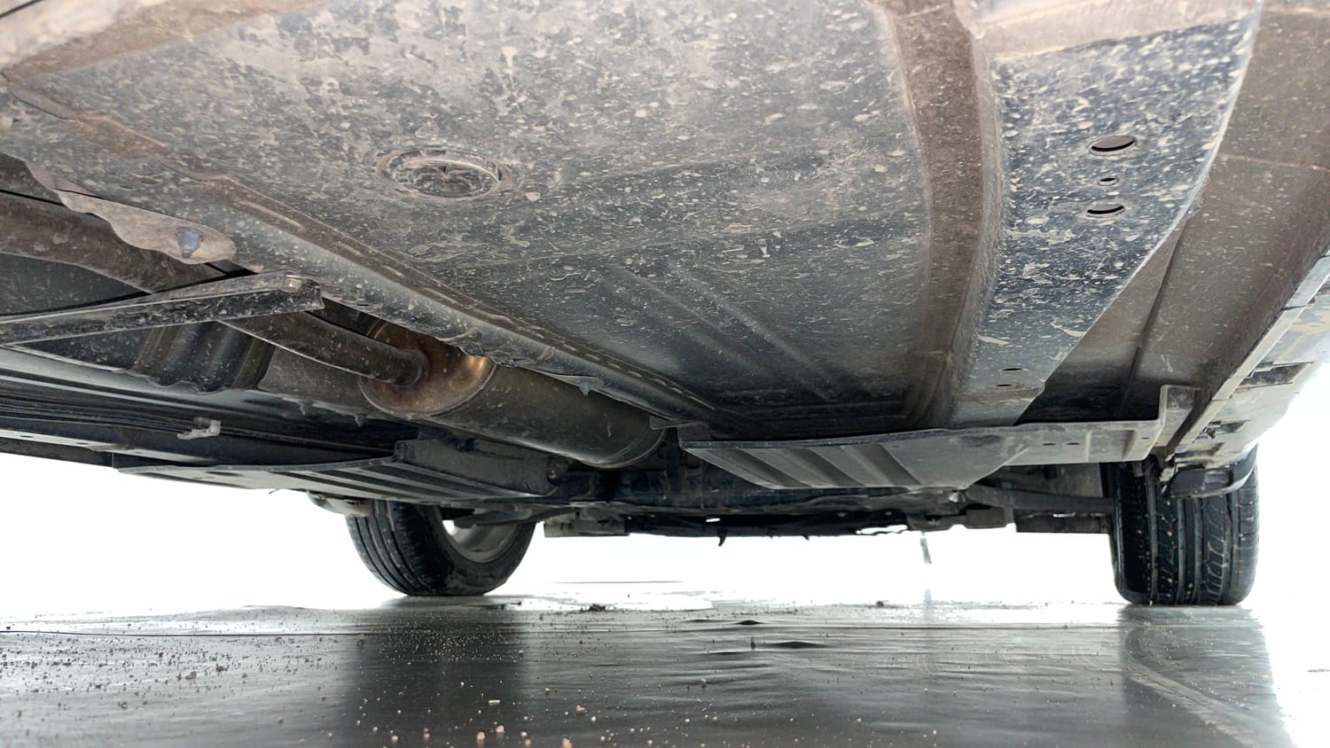 Used 2022 Maruti Suzuki Baleno Alpha AGS Petrol Automatic extra REAR RIGHT UNDERBODY VIEW
