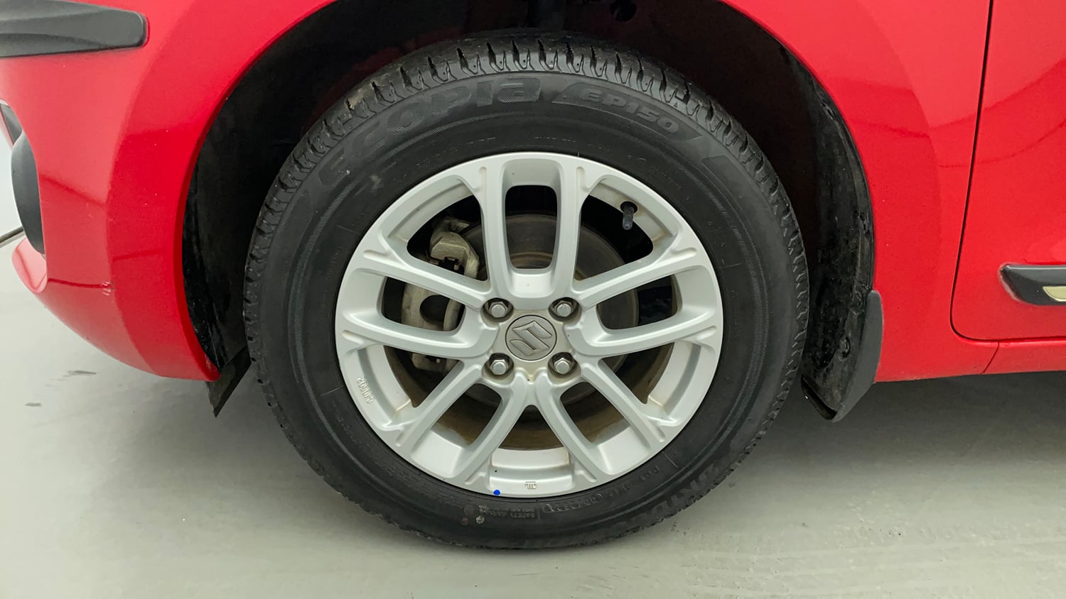 Used 2022 Maruti Suzuki Swift ZXi AMT Petrol Automatic tyres LEFT FRONT TYRE RIM VIEW