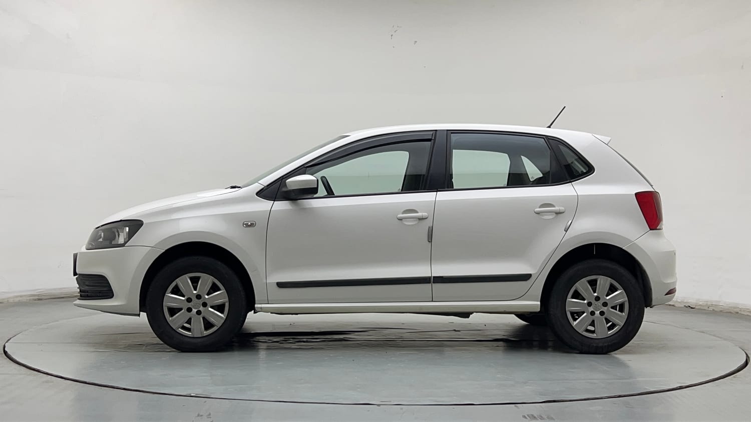 2015 Volkswagen Polo Trendline 1.2L (P)-1