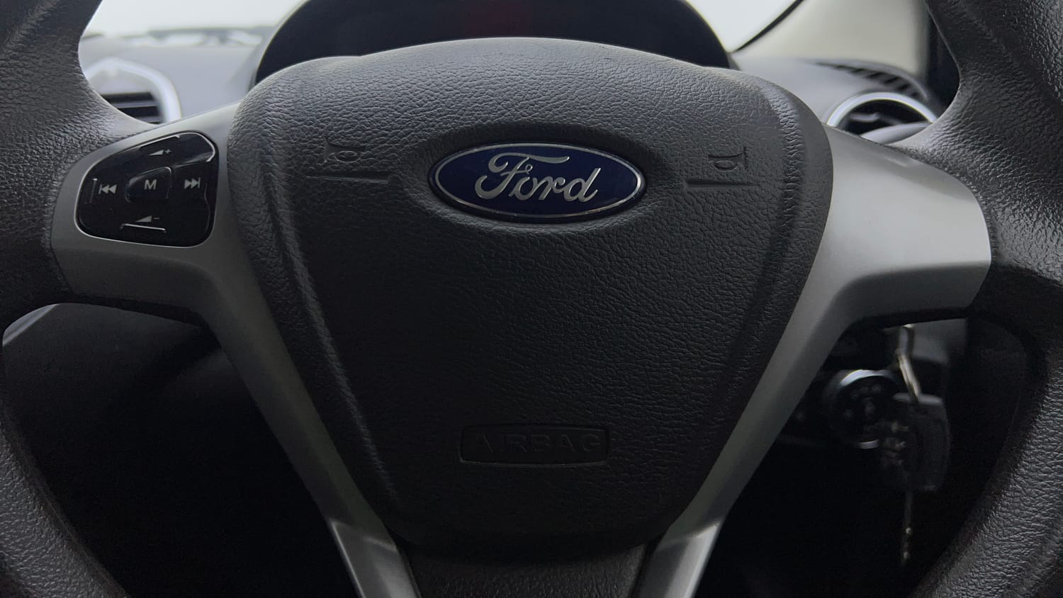 Used 2016 Ford Figo Titanium 1.2 Ti-VCT Petrol Manual top_features Airbags