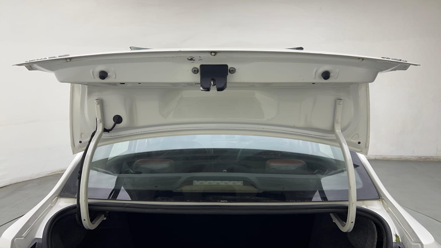 Used 2019 Volkswagen Ameo Trendline 1.5L (D) Diesel Manual interior DICKY DOOR OPEN VIEW