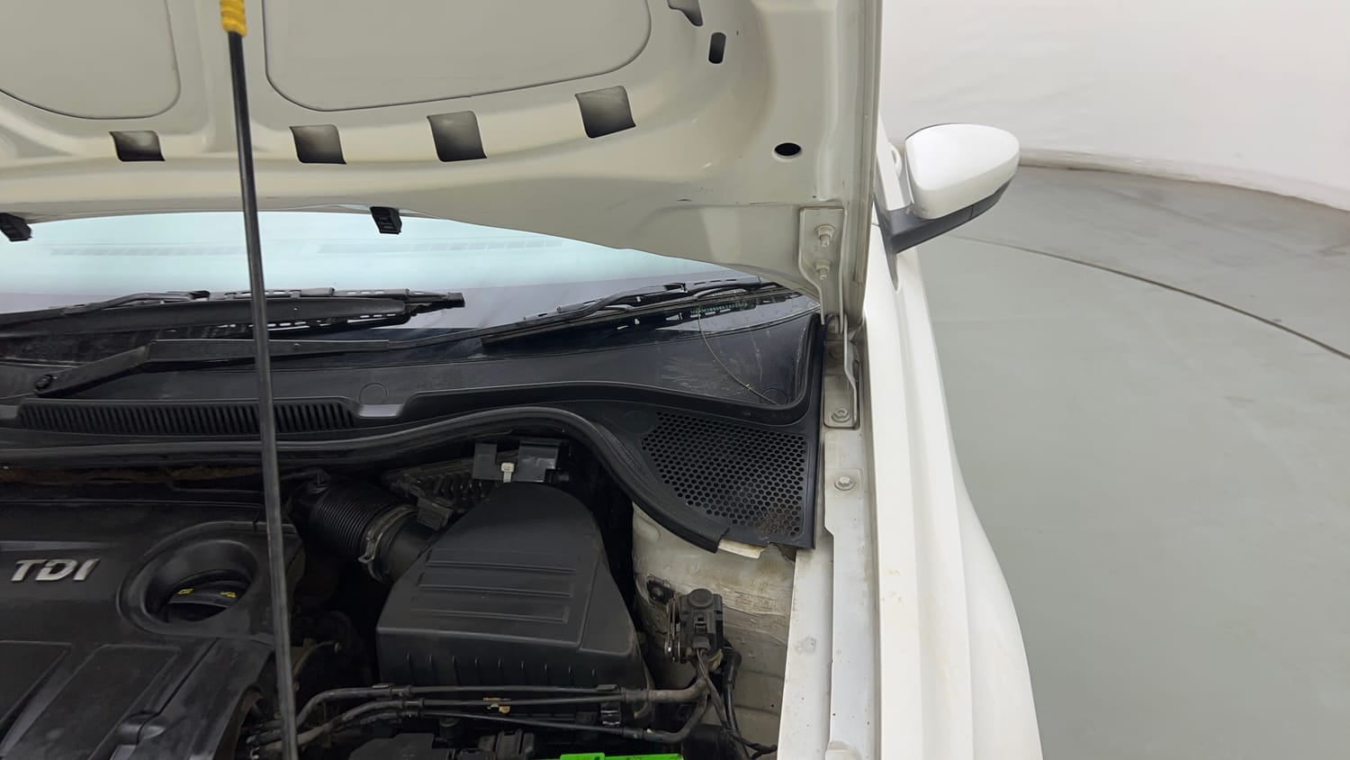 Used 2019 Volkswagen Ameo Trendline 1.5L (D) Diesel Manual engine ENGINE LEFT SIDE HINGE & APRON VIEW