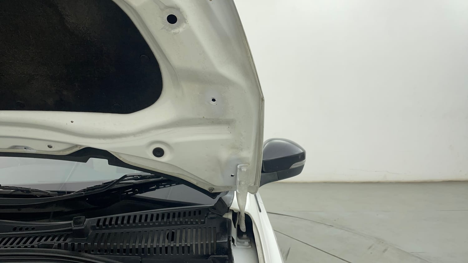 Used 2022 Tata Tiago XZ Petrol Manual engine ENGINE LEFT SIDE HINGE & APRON VIEW