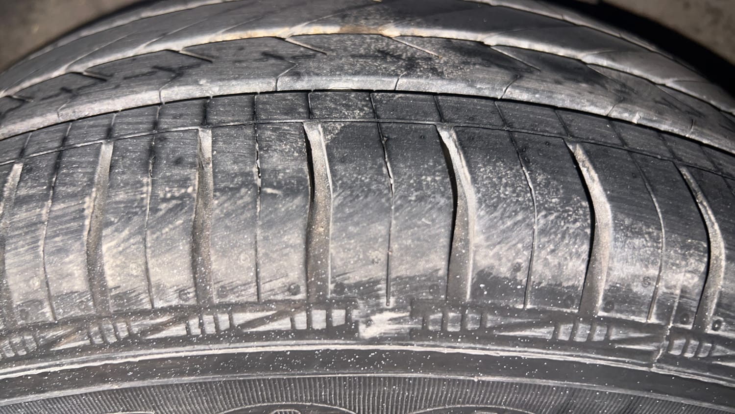 Used 2015 Honda City V Petrol Manual tyres LEFT REAR TYRE TREAD VIEW