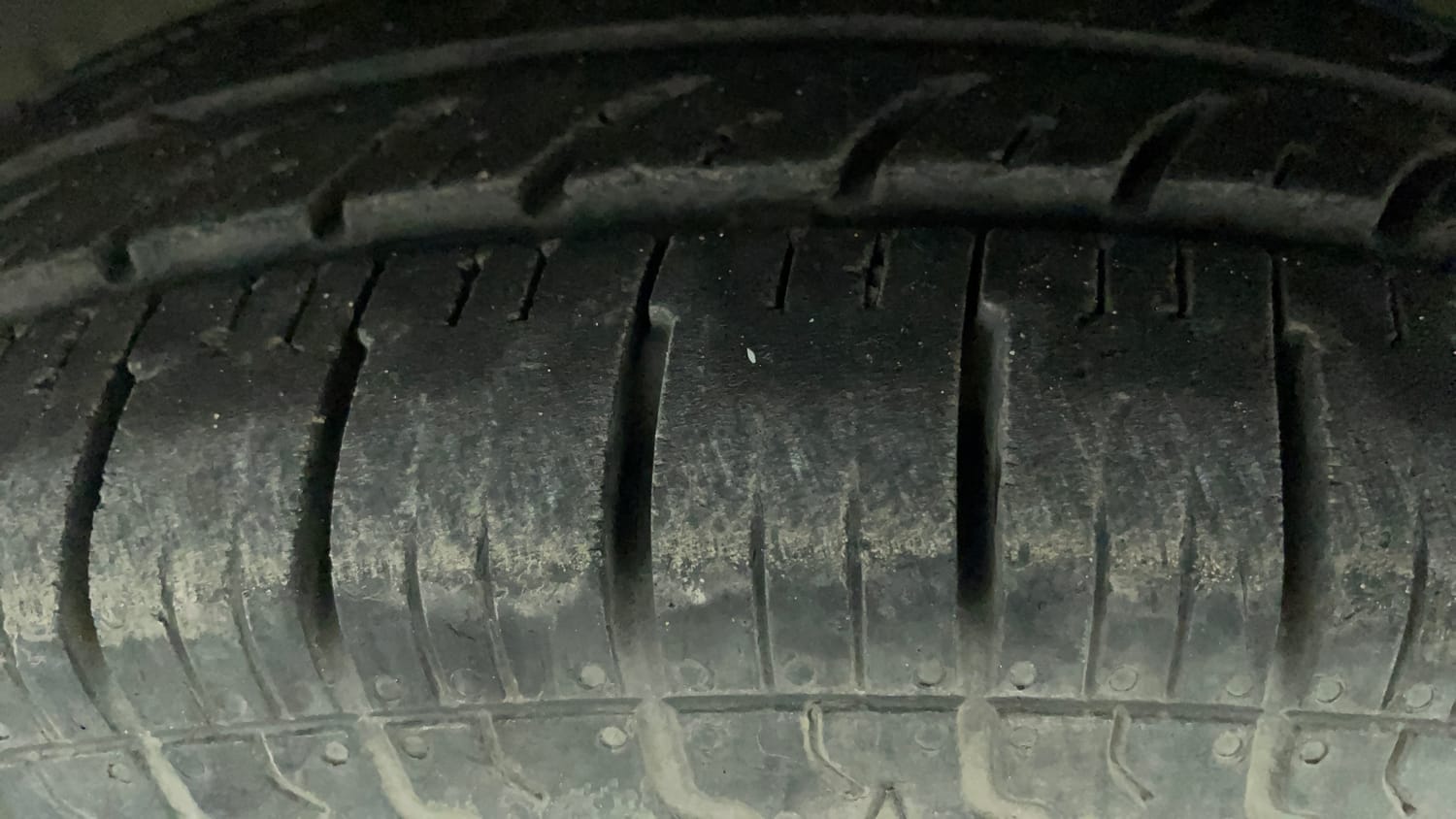 Used 2019 Renault Triber RXZ Petrol Manual tyres LEFT FRONT TYRE TREAD VIEW