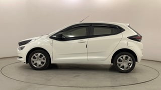 Used 2024 Tata Altroz XT Petrol Petrol Manual exterior LEFT SIDE VIEW