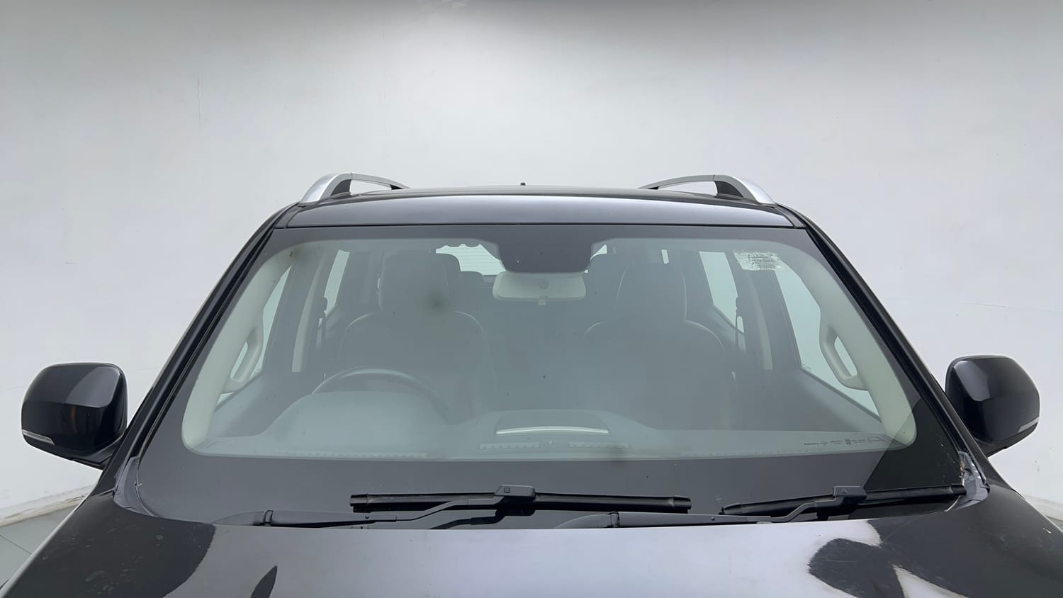 Used 2023 Mahindra Scorpio N Z8 L Petrol AT 7 STR Petrol Automatic exterior FRONT WINDSHIELD VIEW