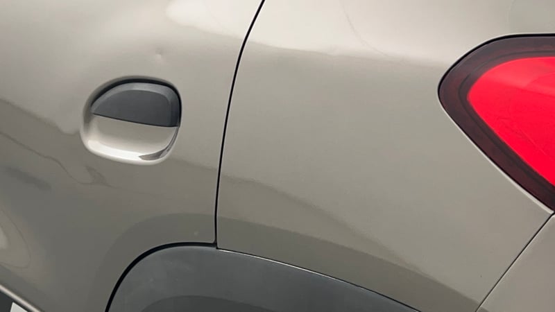 Used 2017 Renault Kwid RXT (O) 1.0 SCE Edition Petrol Manual dents MINOR DENT