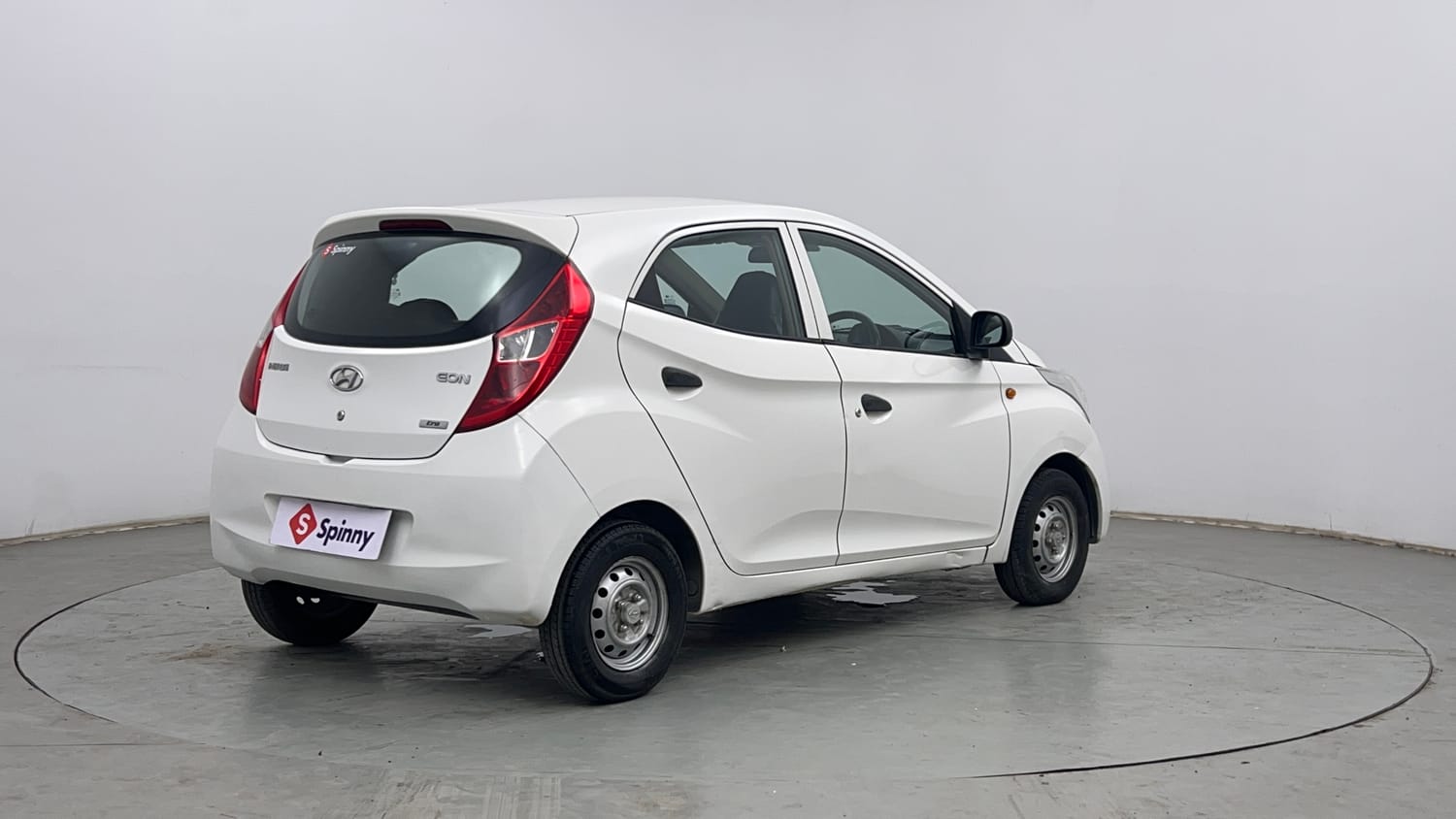 Used 2014 Hyundai Eon Era + Petrol Manual exterior RIGHT REAR CORNER VIEW