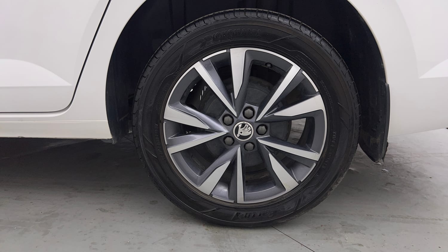Used 2022 Skoda Slavia Style 1.5L TSI DSG Petrol Automatic tyres LEFT REAR TYRE RIM VIEW