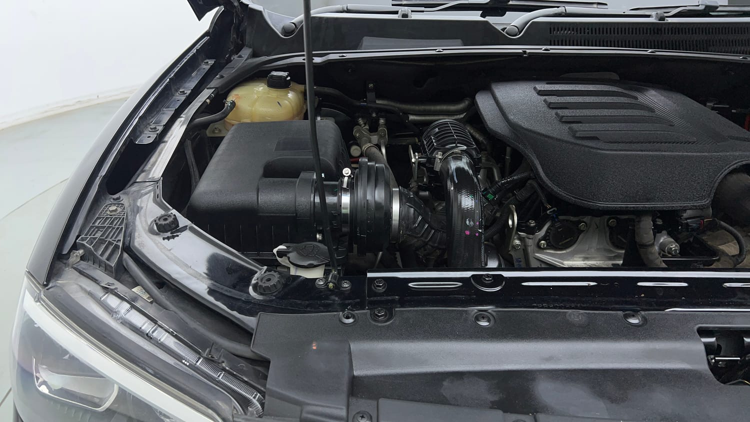 Used 2023 Mahindra Scorpio N Z8 L Petrol AT 7 STR Petrol Automatic engine ENGINE RIGHT SIDE VIEW