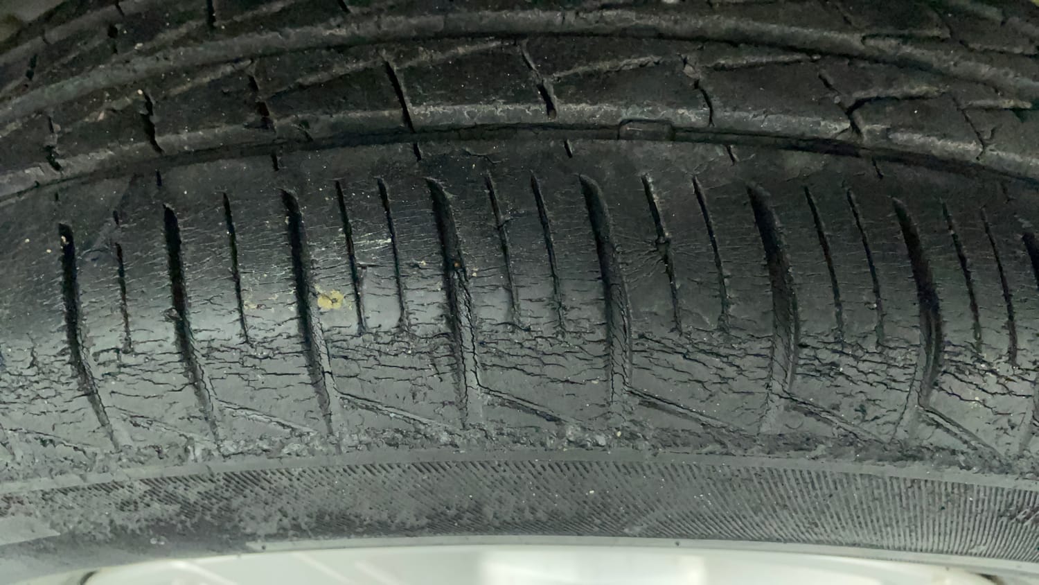 Used 2019 Renault Triber RXZ Petrol Manual tyres LEFT REAR TYRE TREAD VIEW