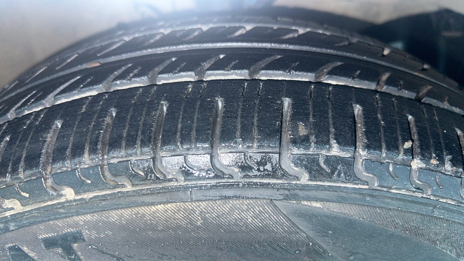 Used 2016 Honda Amaze 1.2 SX i-VTEC Petrol Manual tyres RIGHT FRONT TYRE TREAD VIEW