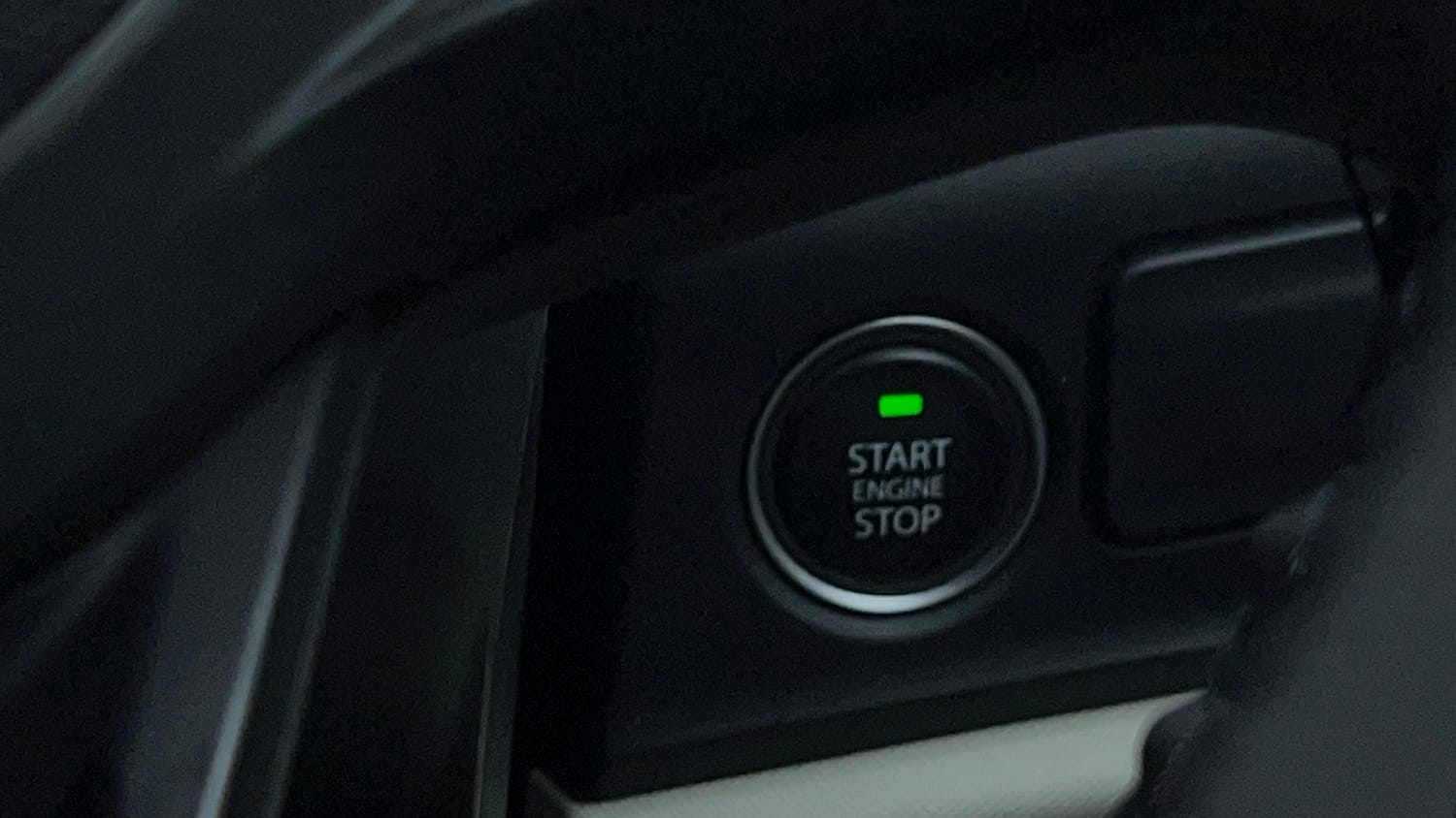 Used 2022 Tata Altroz XZ Petrol Petrol Manual top_features Keyless start
