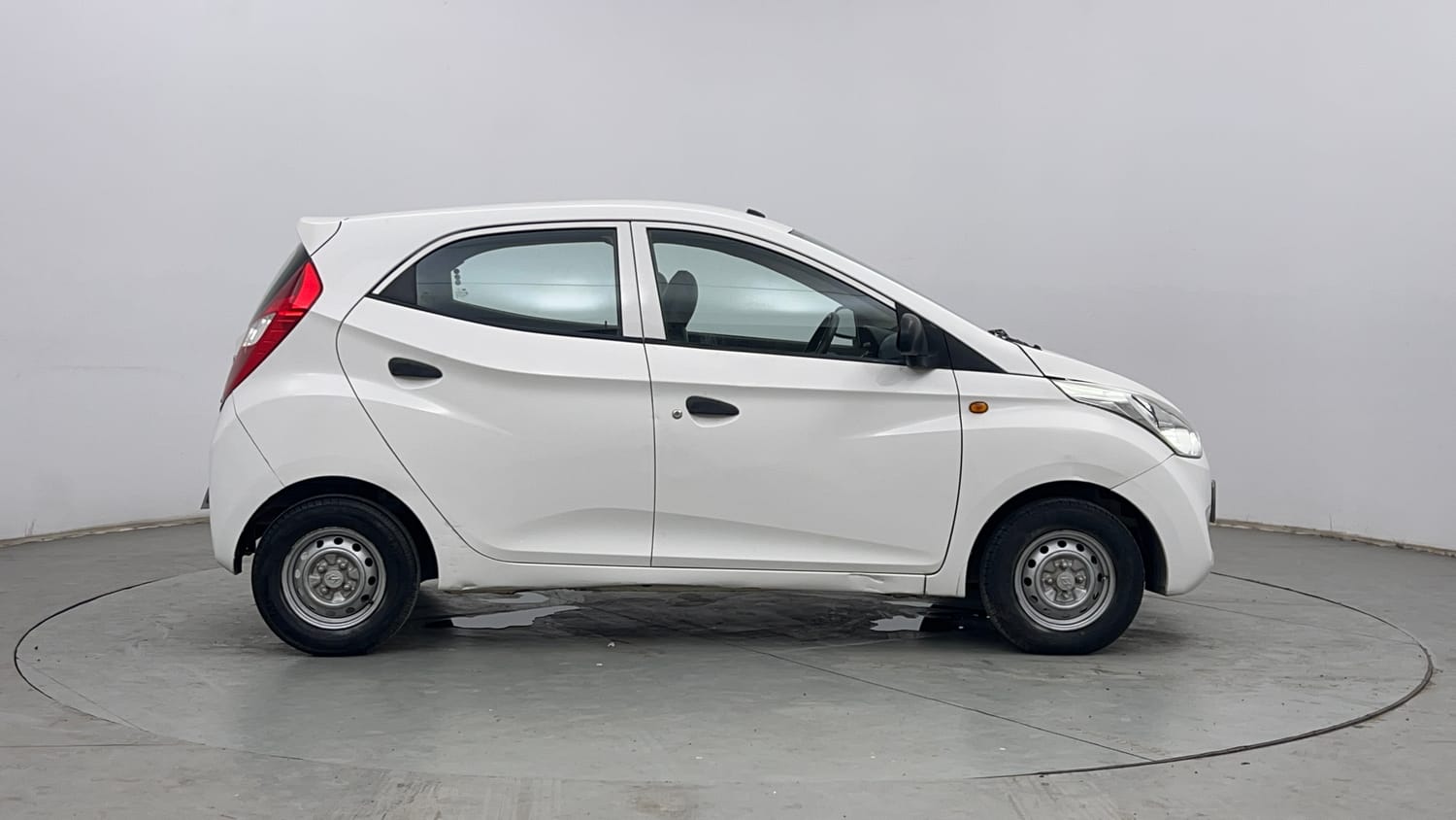 Used 2014 Hyundai Eon Era + Petrol Manual exterior RIGHT SIDE VIEW