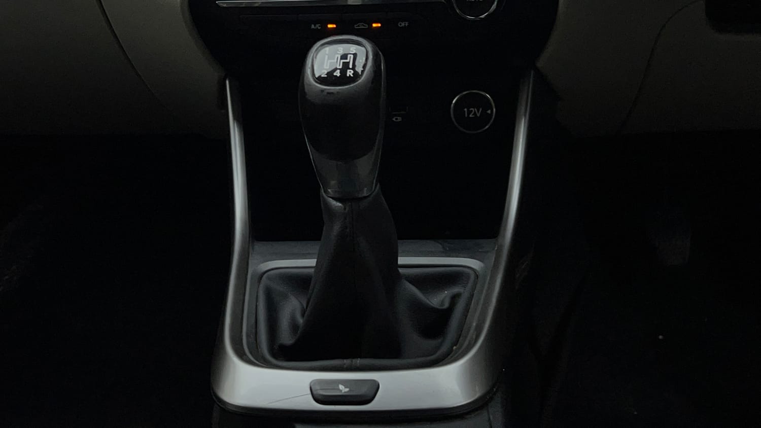 Used 2022 Tata Altroz XZ Petrol Petrol Manual interior GEAR  KNOB VIEW