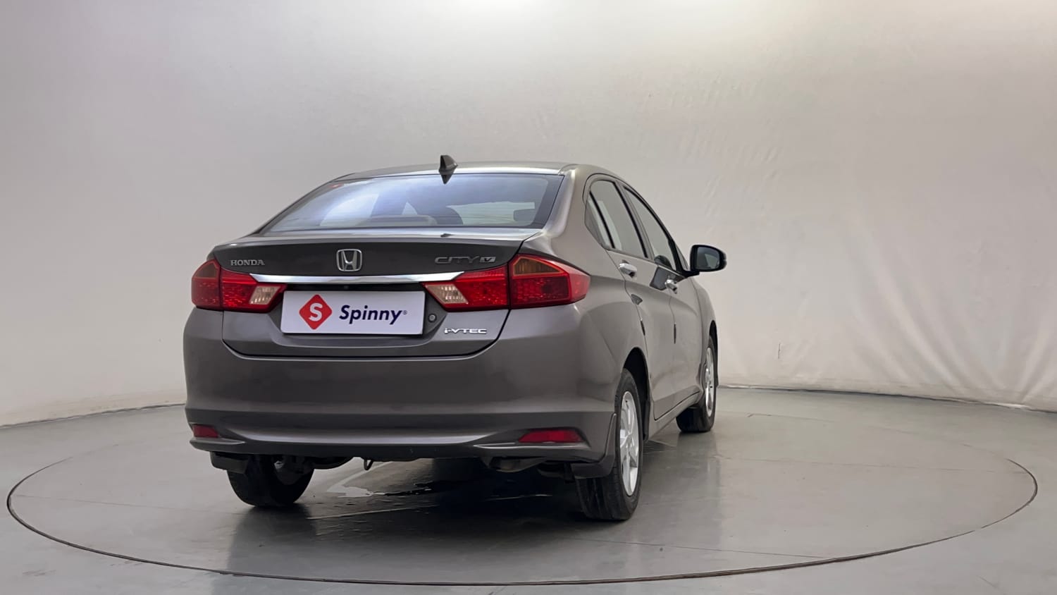 Used 2015 Honda City V Petrol Manual exterior RIGHT REAR CORNER VIEW