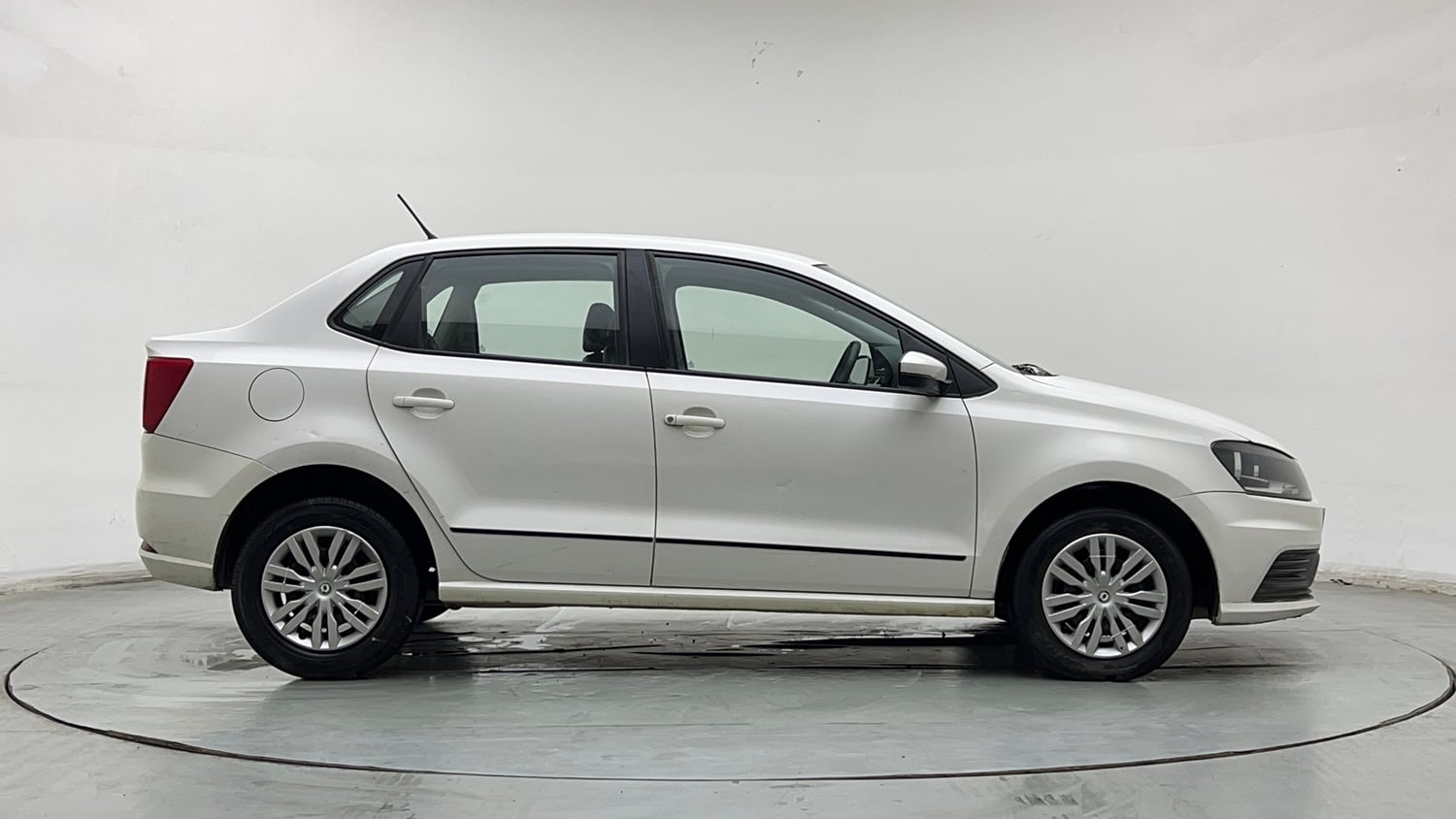 Used 2019 Volkswagen Ameo Trendline 1.5L (D) Diesel Manual exterior RIGHT SIDE VIEW