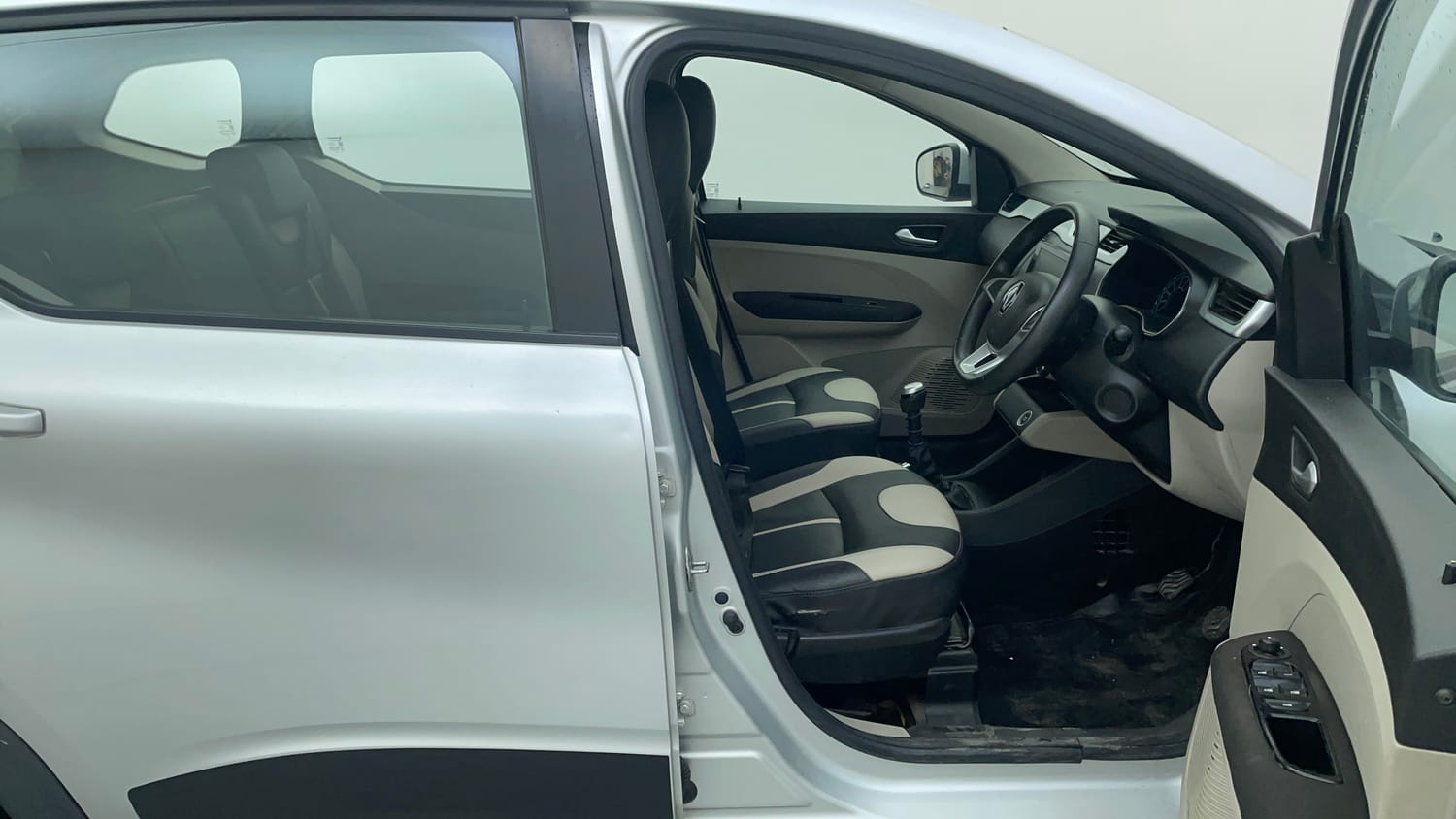 Used 2019 Renault Triber RXZ Petrol Manual interior RIGHT SIDE FRONT DOOR CABIN VIEW
