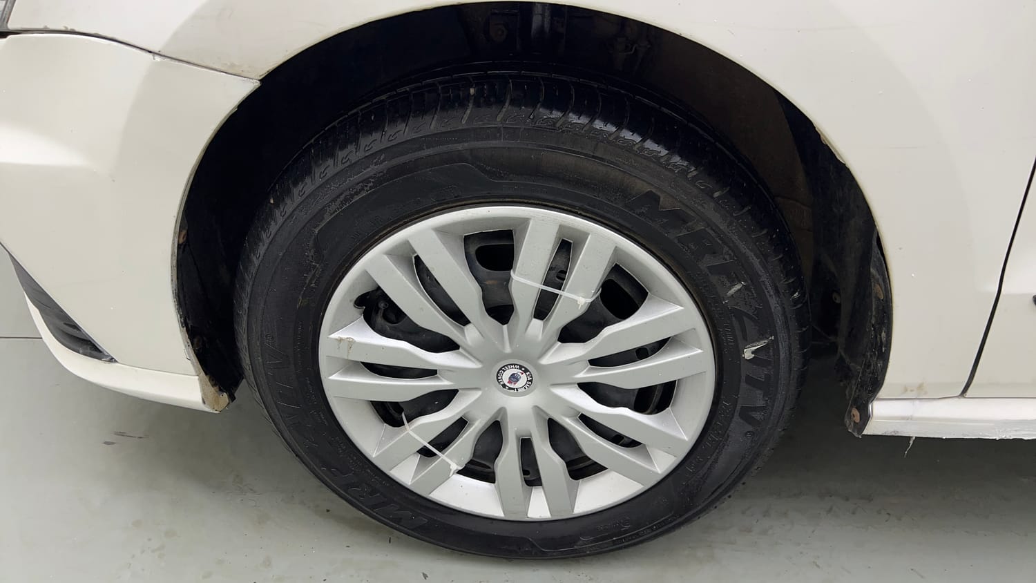 Used 2019 Volkswagen Ameo Trendline 1.5L (D) Diesel Manual tyres LEFT FRONT TYRE RIM VIEW