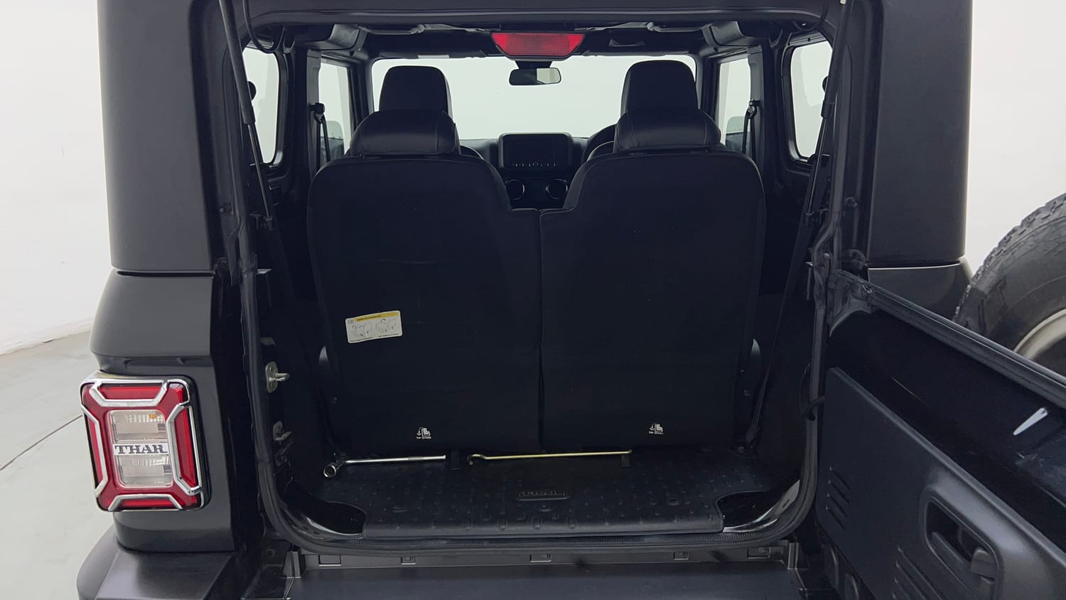 2021 Mahindra Thar LX Hard Top Petrol AT 4WD-23