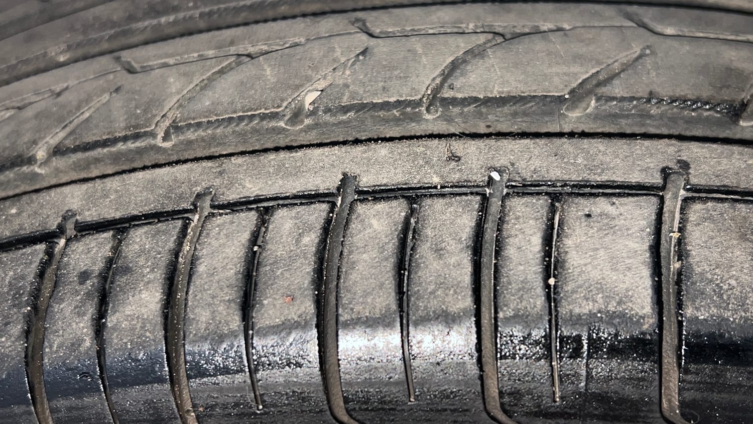 Used 2022 Skoda Slavia Style 1.5L TSI DSG Petrol Automatic tyres RIGHT FRONT TYRE TREAD VIEW