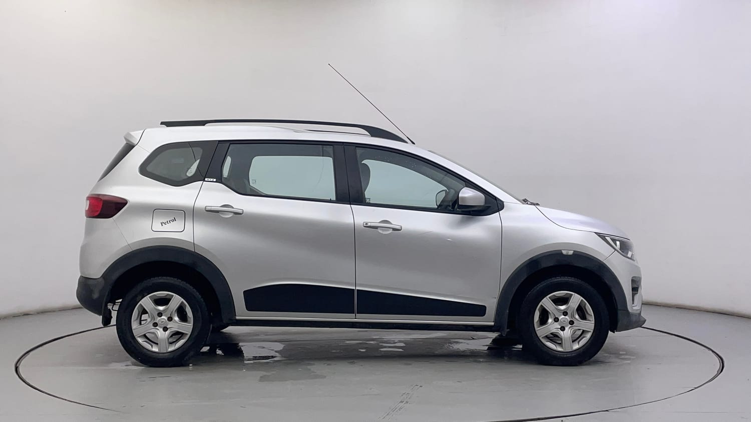 Used 2019 Renault Triber RXZ Petrol Manual exterior RIGHT SIDE VIEW