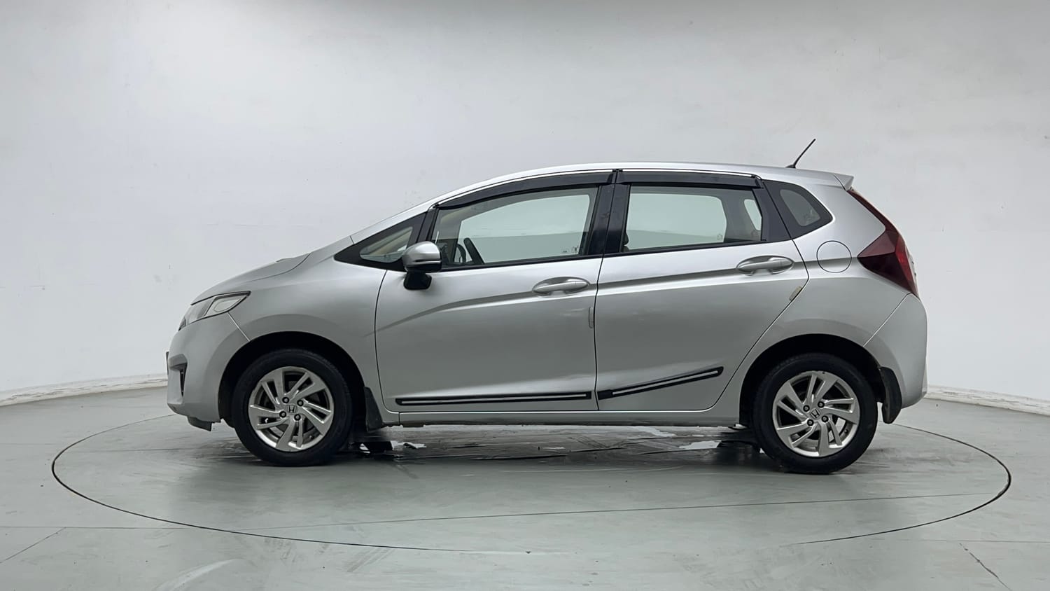 2017 Honda Jazz V Petrol-1