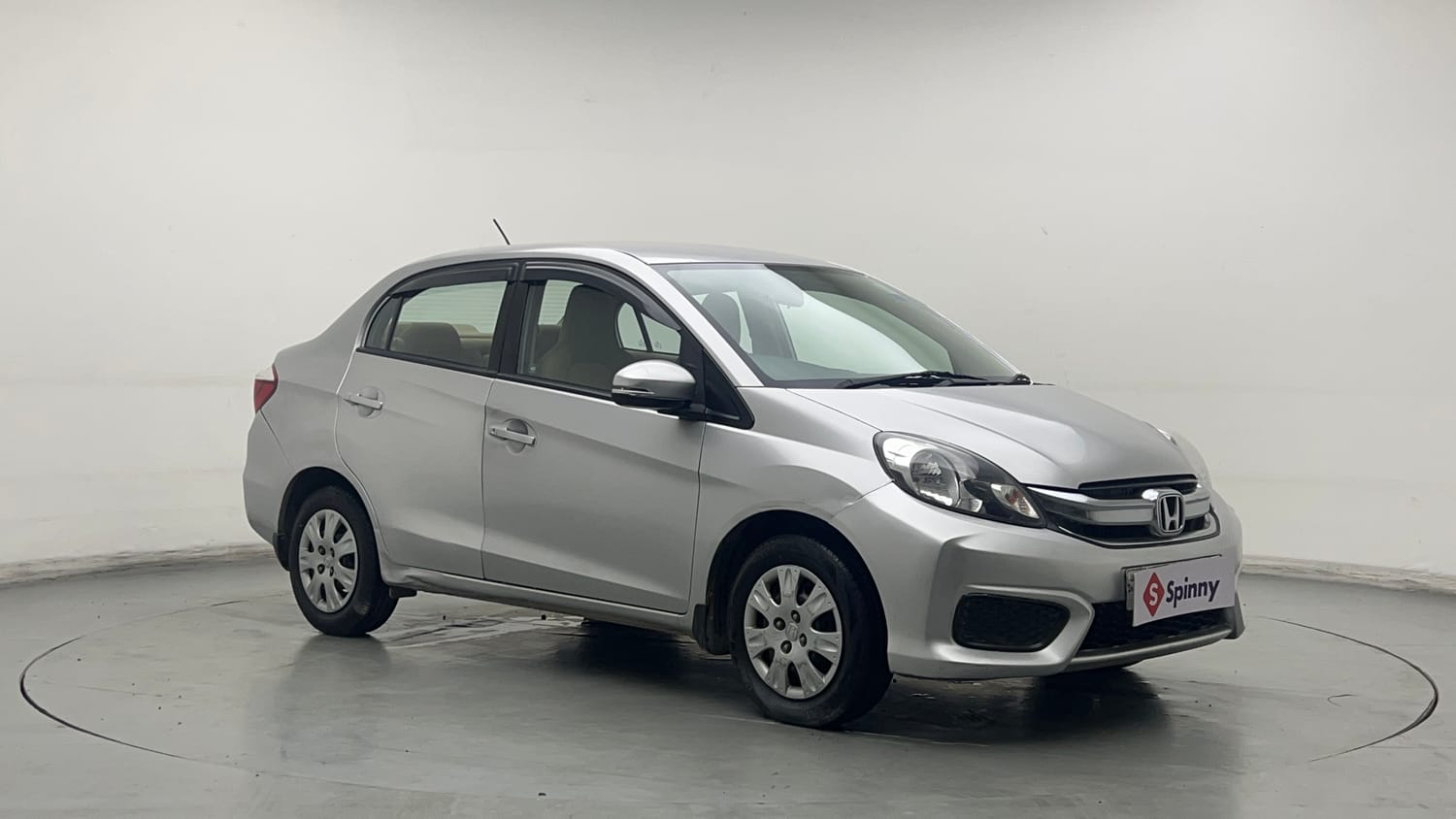 Used 2016 Honda Amaze 1.2 SX i-VTEC Petrol Manual exterior RIGHT FRONT CORNER VIEW