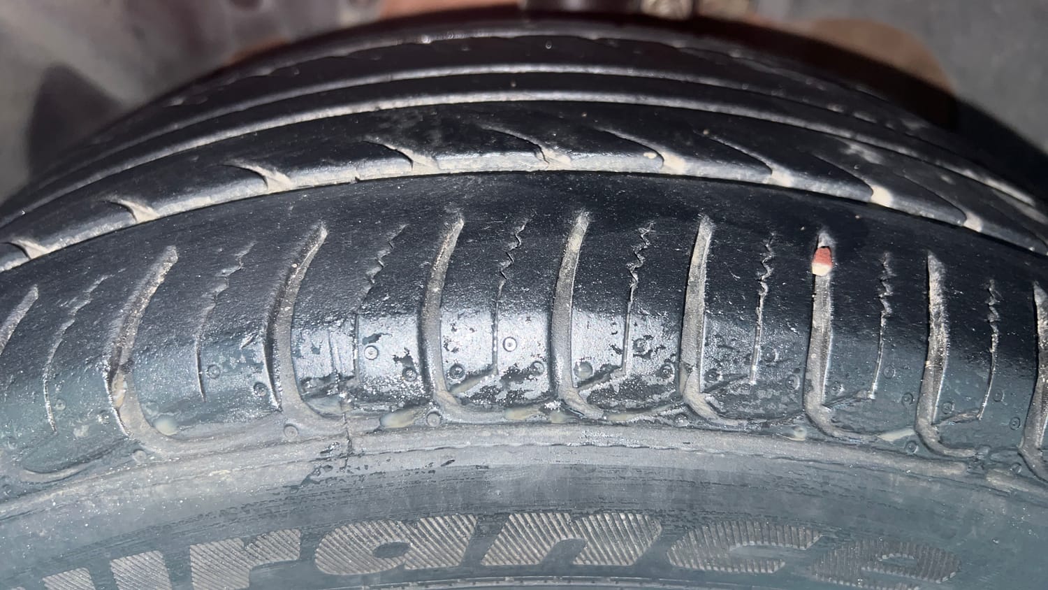 Used 2014 Ford EcoSport Titanium 1.5 Ti-VCT Petrol Manual tyres LEFT FRONT TYRE TREAD VIEW