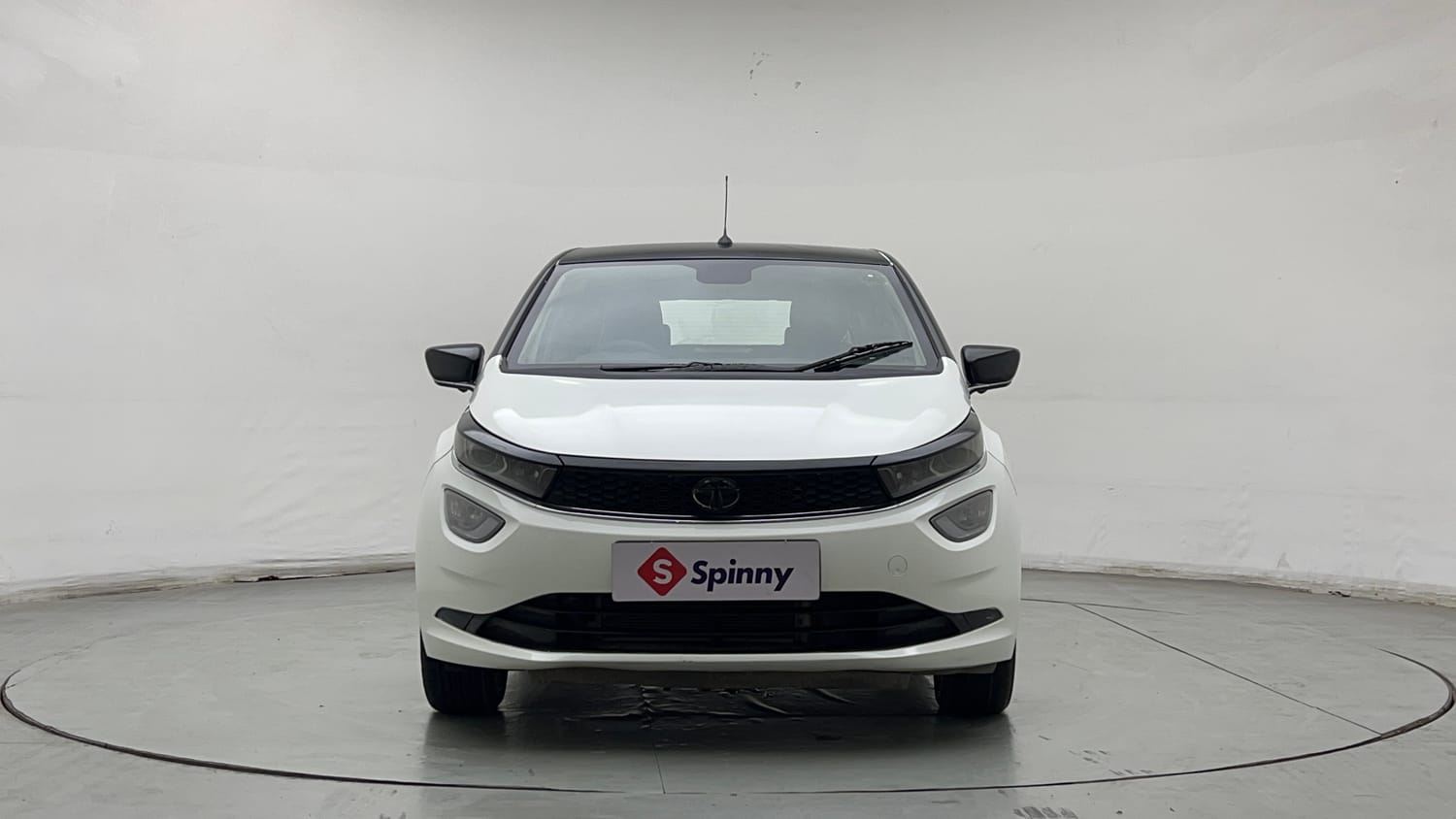 Used 2022 Tata Altroz XZ Petrol Petrol Manual exterior FRONT VIEW