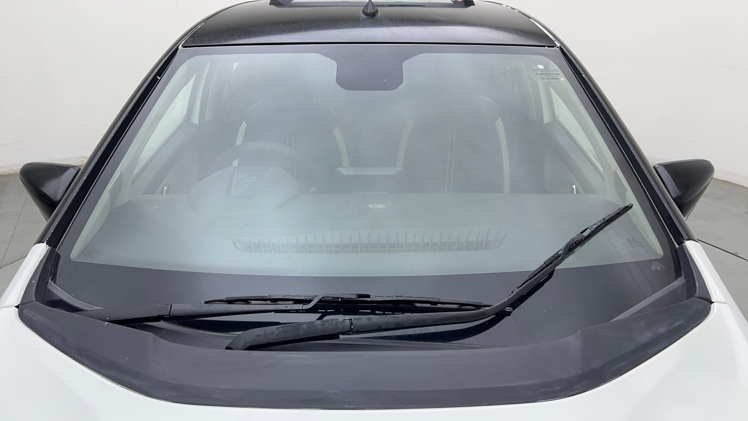 Used 2022 Tata Altroz XZ Petrol Petrol Manual exterior FRONT WINDSHIELD VIEW