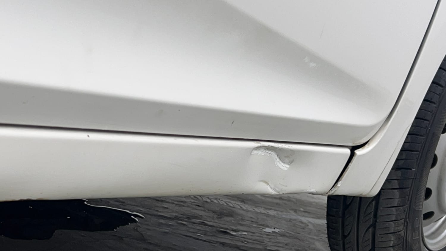 Used 2014 Hyundai Eon Era + Petrol Manual dents MINOR DENT