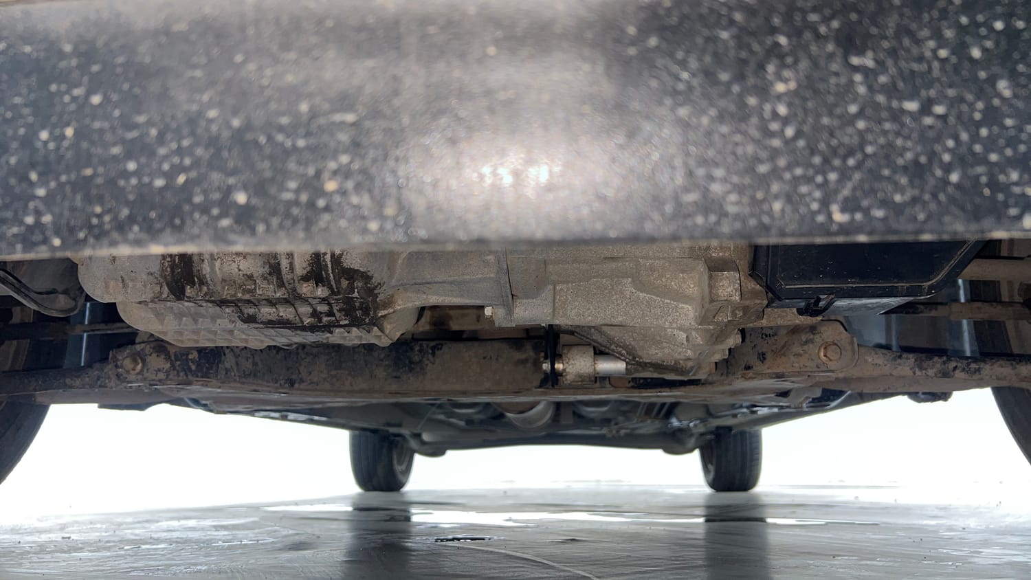 Used 2016 Ford Figo Titanium 1.2 Ti-VCT Petrol Manual extra FRONT LEFT UNDERBODY VIEW
