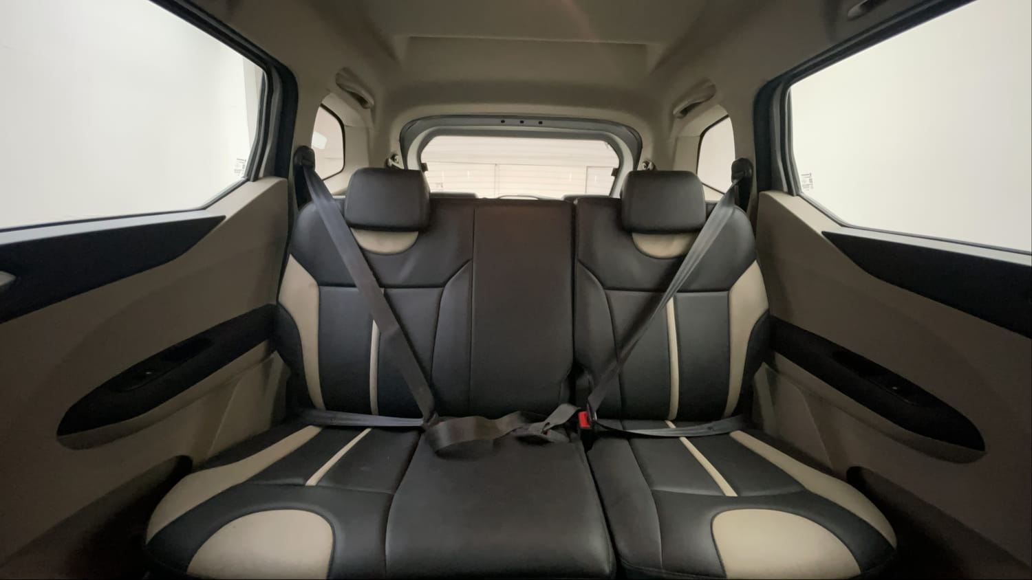Used 2019 Renault Triber RXZ Petrol Manual interior REAR SEAT CONDITION VIEW