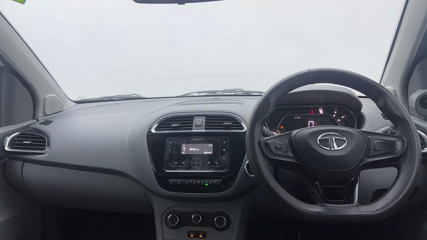 2022 Tata Tigor XZ CNG-12