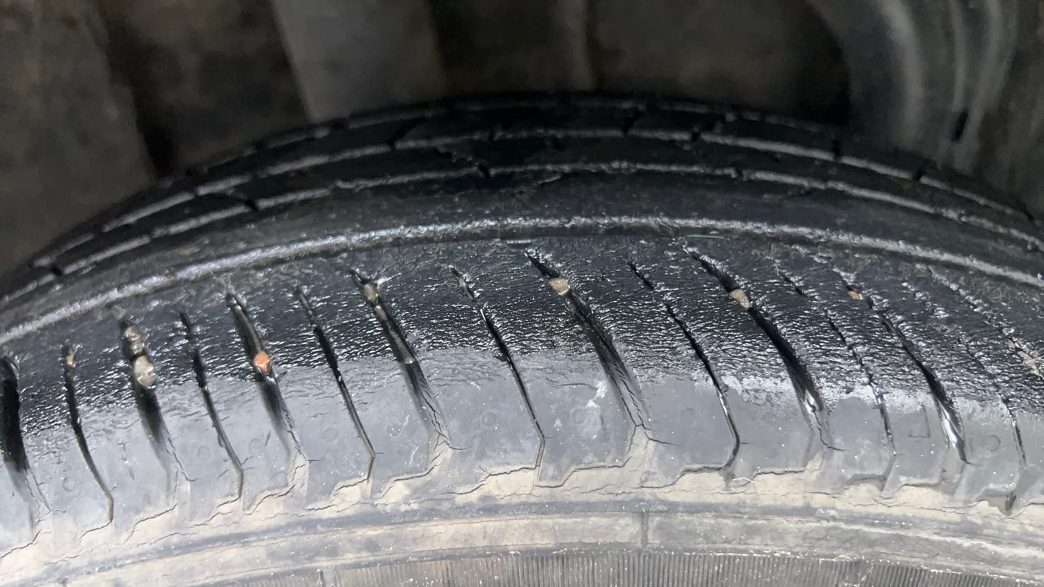 Used 2021 Renault Kiger RXL AMT Petrol Automatic tyres RIGHT REAR TYRE TREAD VIEW