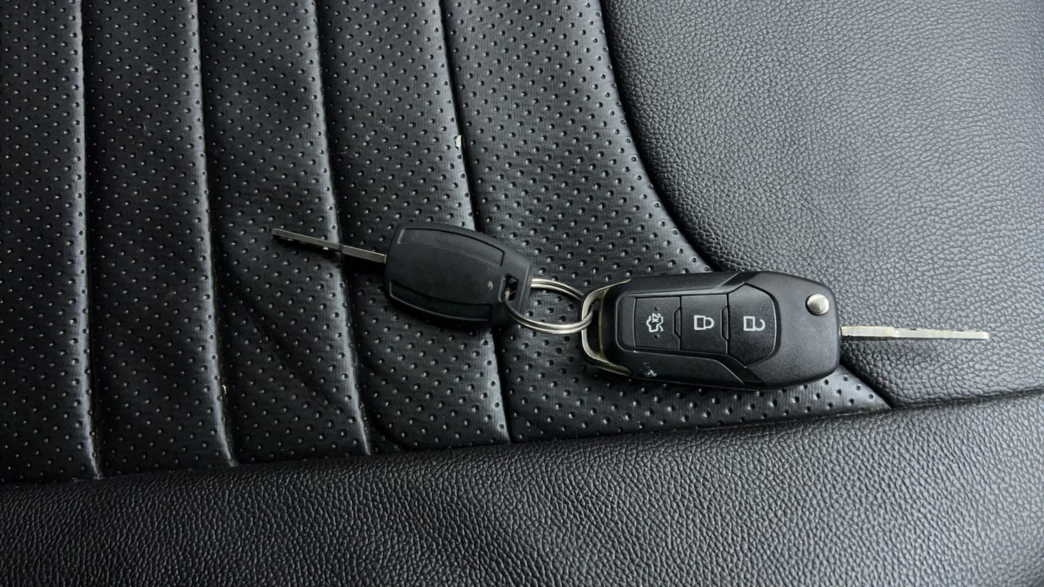 Used 2016 Ford Figo Titanium 1.2 Ti-VCT Petrol Manual extra CAR KEY VIEW