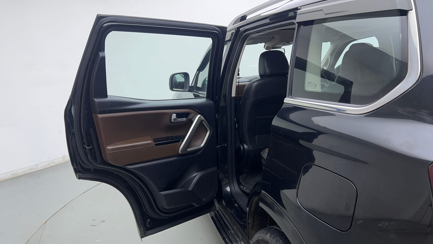 Used 2023 Mahindra Scorpio N Z8 L Petrol AT 7 STR Petrol Automatic interior LEFT REAR DOOR OPEN VIEW