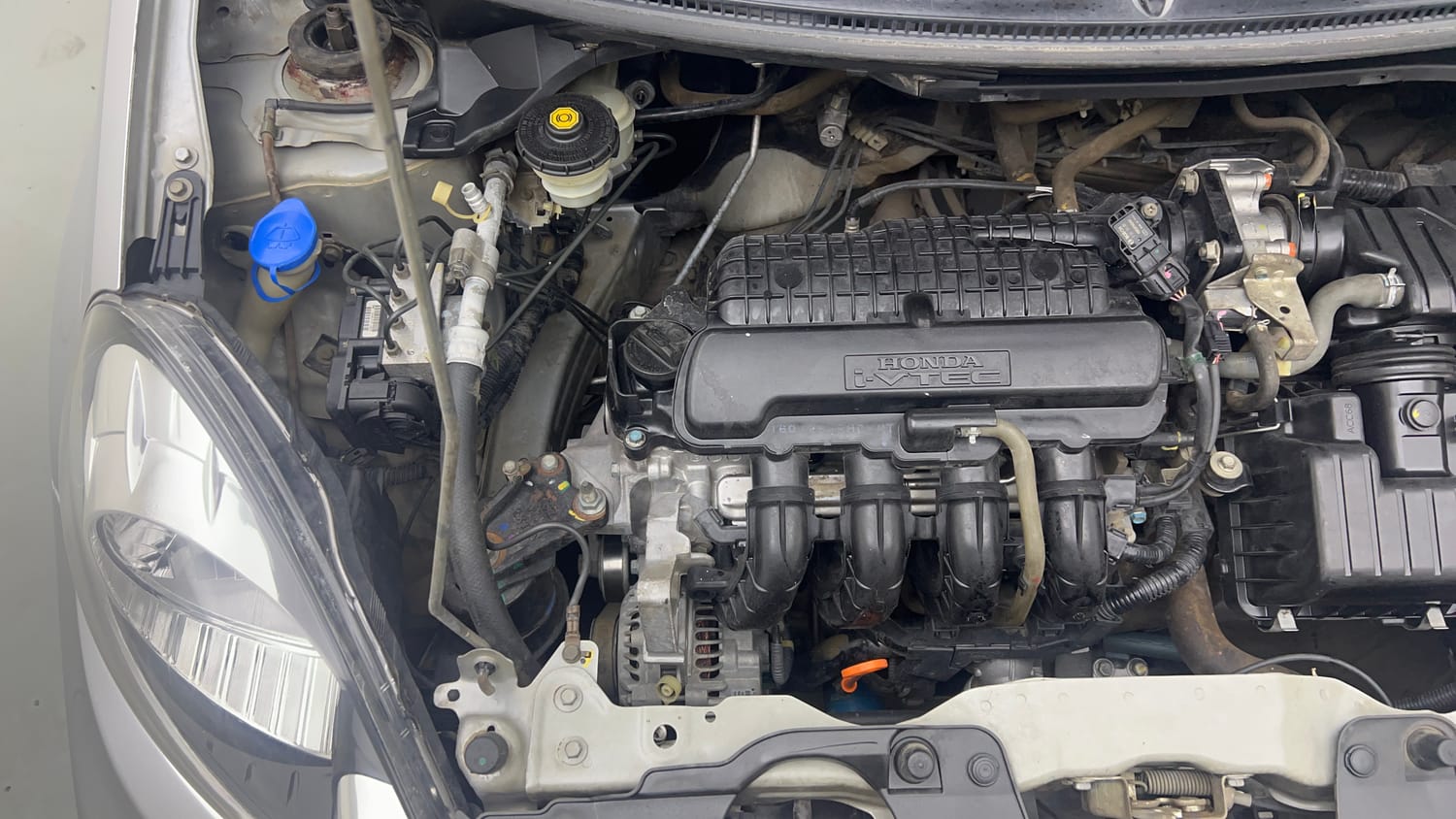 Used 2016 Honda Amaze 1.2 SX i-VTEC Petrol Manual engine ENGINE RIGHT SIDE VIEW