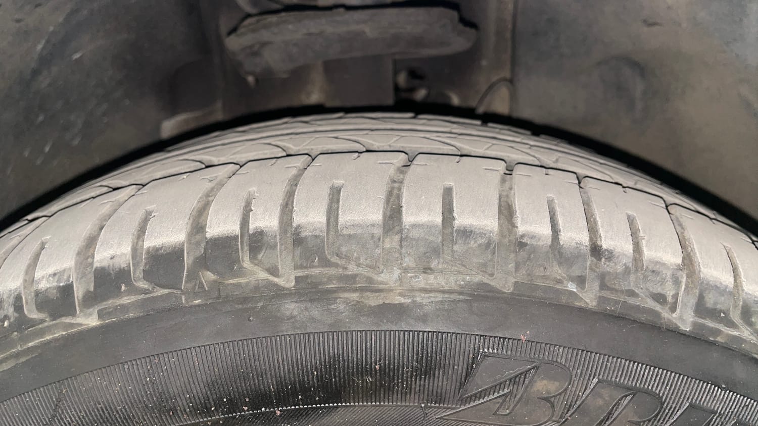 Used 2022 Tata Tiago XZ Petrol Manual tyres RIGHT FRONT TYRE TREAD VIEW