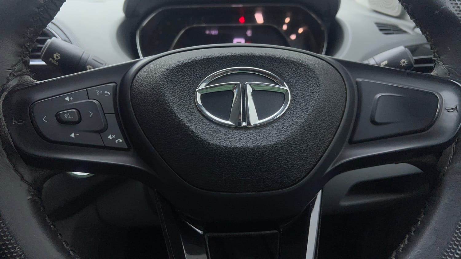 2022 Tata Tigor XZ CNG-42