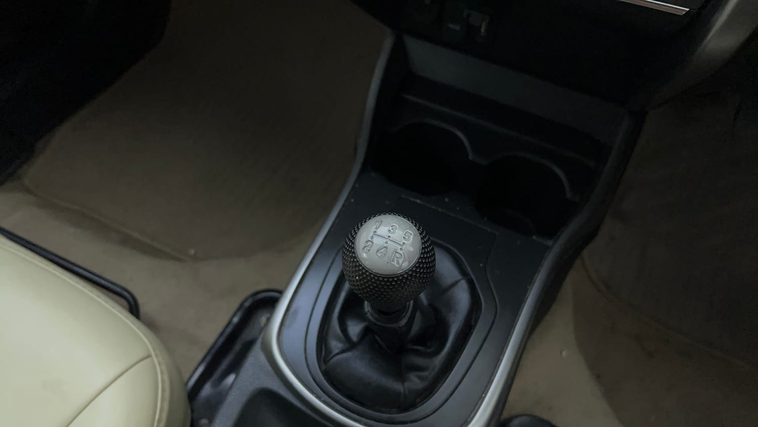 Used 2015 Honda City V Petrol Manual interior GEAR  KNOB VIEW