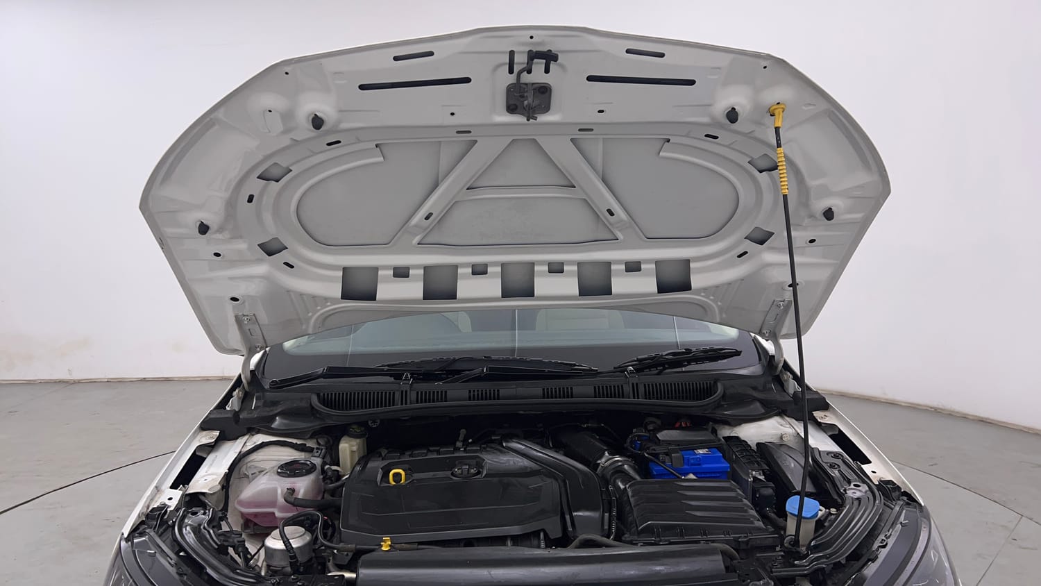 Used 2022 Skoda Slavia Style 1.5L TSI DSG Petrol Automatic engine ENGINE & BONNET OPEN FRONT VIEW