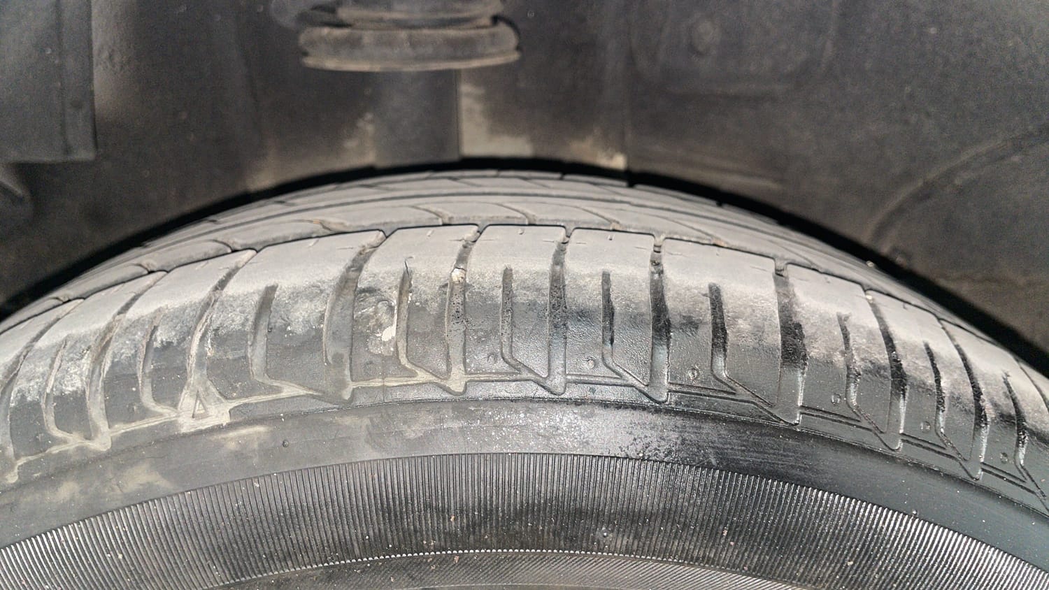 Used 2022 Tata Tiago XZ Petrol Manual tyres RIGHT REAR TYRE TREAD VIEW